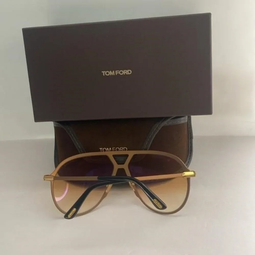 New Authentic TOM FORD Xavier FT1060/S 30F aviator sunglass gold